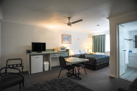 Earls Court Motel & Apartments - Seniors Australia 22