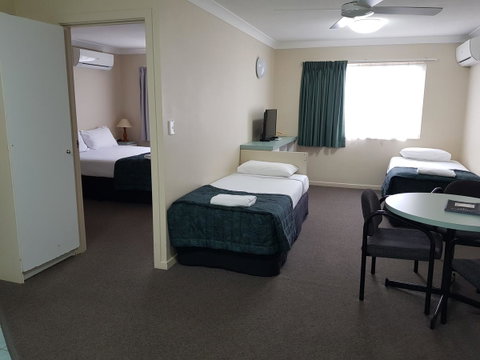 Earls Court Motel & Apartments - Seniors Australia 12