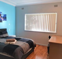 1 Double Quaint Private room near public bus transport - SHAREHOUSE - Seniors Australia