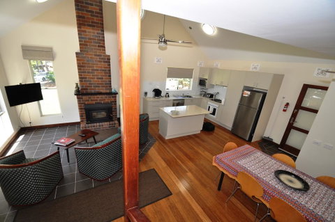 11 Barkala St. Dalmeny - Seniors Australia 1