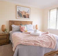 42 Rosemary Lane - Central Orange - Spacious Family Home - Quiet Lane - Seniors Australia
