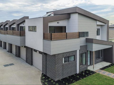 A Brand New Private Townhouse - Seniors Australia 0