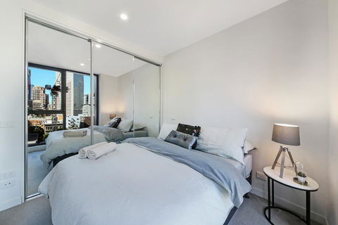 A Cozy & Stylish Suite Near Melbourne Central - Seniors Australia 0
