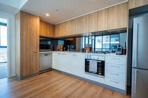 A Cut Above The West - Pool - Rooftop Bar - Gym - Wifi - Seniors Australia 2