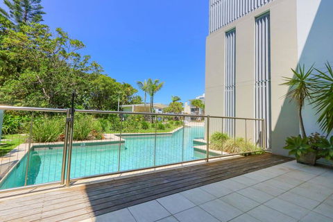 A Deluxe Swim Up - Drift Apartments South - Seniors Australia 1