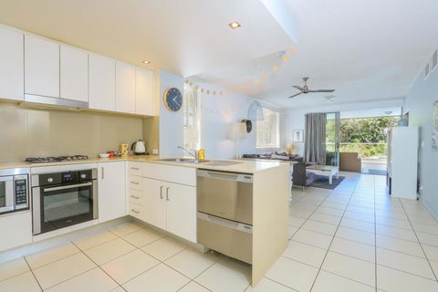 A Deluxe Swim Up - Drift Apartments South - Seniors Australia 2