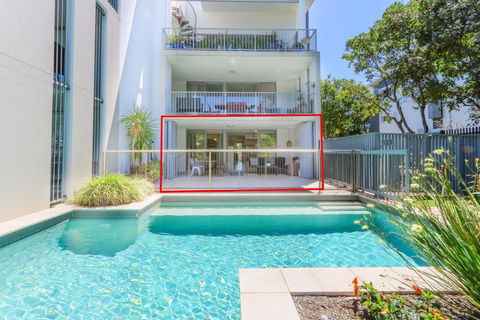 A Deluxe Swim Up - Drift Apartments South - Seniors Australia 0