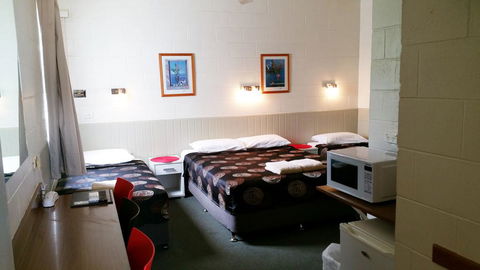 A&A Lodge Motel - Seniors Australia 1