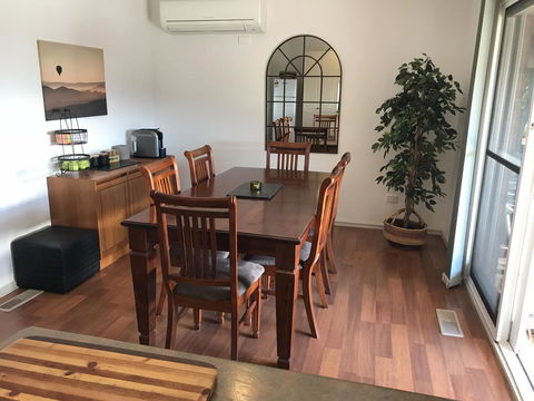 Acacia House - Central Healesville - Yarra Valley - Seniors Australia 2