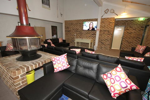 Acacia Snowy Motel - Seniors Australia 1