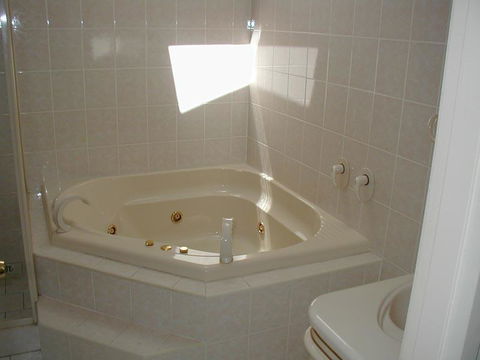 Accommodation Sydney North - Forestville 4 Bedroom 2 Bathroom House - Seniors Australia 3