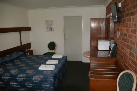 Adrian Motel - Seniors Australia 3