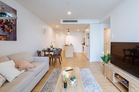 Airtrip Apartments On Cordelia St - Seniors Australia 1