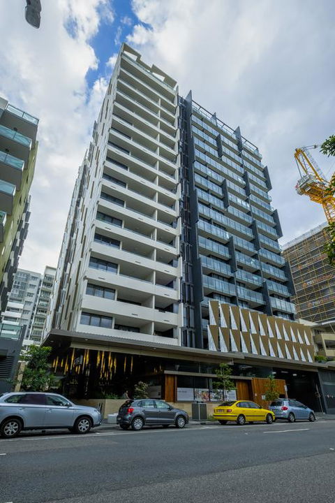 AirTrip Apartments On Cordelia Street - Seniors Australia 3