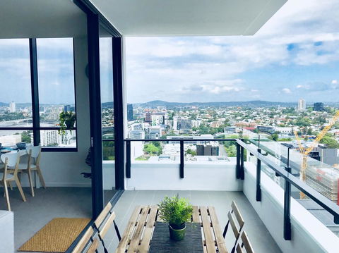 AirTrip Apartments On Merivale Street - Seniors Australia 2