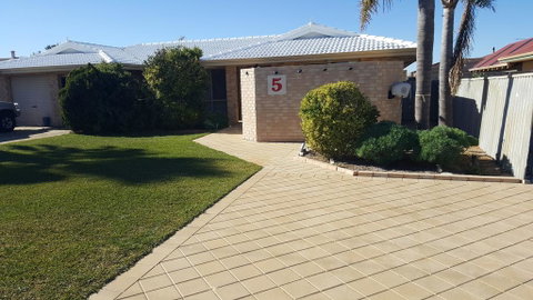 Alexander Drive B & B - Seniors Australia 2