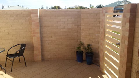 Alexander Drive B & B - Seniors Australia 3