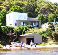 Amazing Ansons Bay Absolute Waterfront Beach House - Seniors Australia