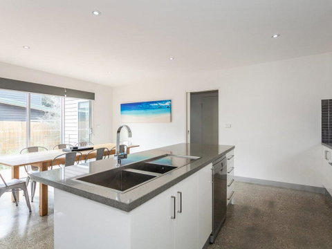 ANGLE BY THE SEA - Anglesea - Seniors Australia 1