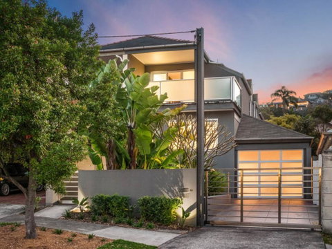 Balmoral Beach Bliss - Seniors Australia 1