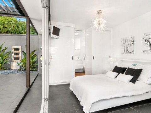 Balmoral Beach Bliss - Seniors Australia 2