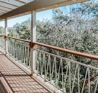 Banksia Beach House - Seniors Australia