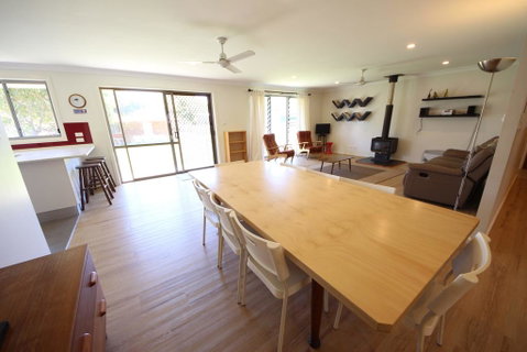 Barefoot Bungalow At Hat Head - Seniors Australia 1