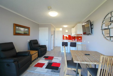 Beachfront 4, 25 Willow Street - Seniors Australia 2