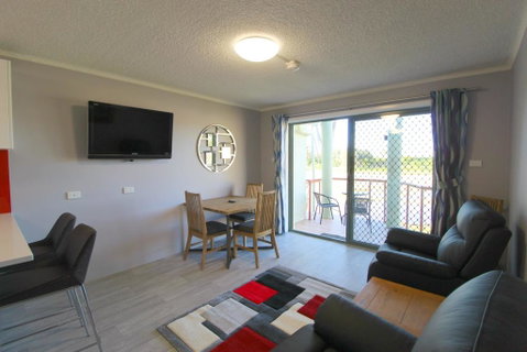 Beachfront 4, 25 Willow Street - Seniors Australia 3