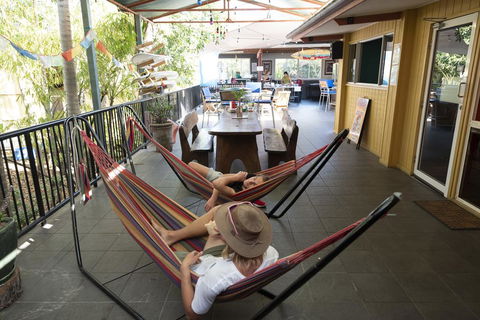 Beachside 1770 YHA - Seniors Australia 1