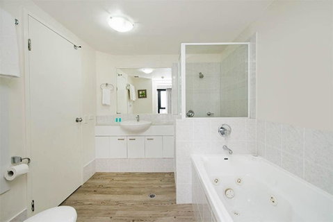 Beachside Neptune Resort Apt Upgraded! - Seniors Australia 0