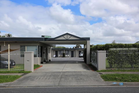 Beaconsfield Lodge Motel - Seniors Australia 0