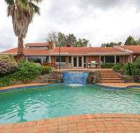 Beautiful Resort Retreat Villa in the Yarra Valley - Entertainer's delight - Seniors Australia