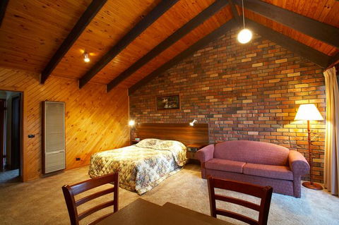 Belvoir Village Motel & Apartments Wodonga - Seniors Australia 3