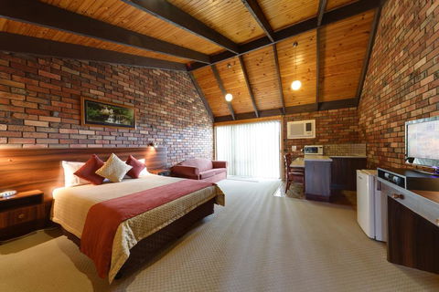Belvoir Village Motel & Apartments Wodonga - Seniors Australia 1