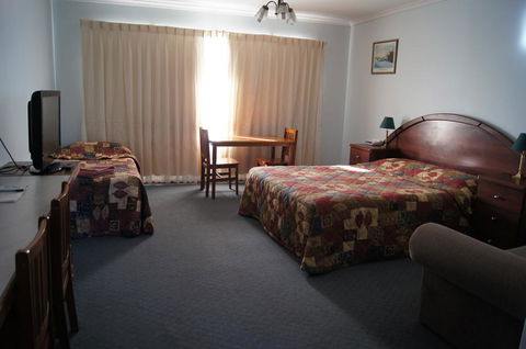 Bordertown Dukes Motorinn - Seniors Australia 1
