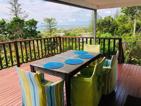 BOSCOBEL COTTAGE - MAGICAL BEACH & RIVER VIEWS - KINGSCLIFF - Seniors Australia 1