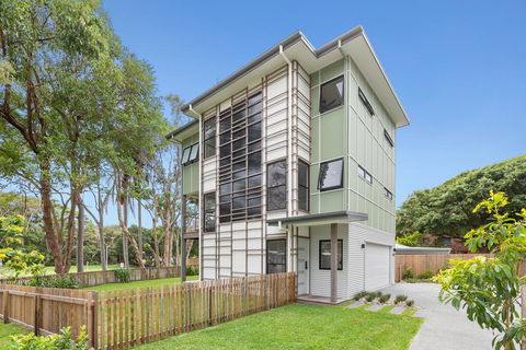 Boutique Villa On Boomerang - Seniors Australia 0