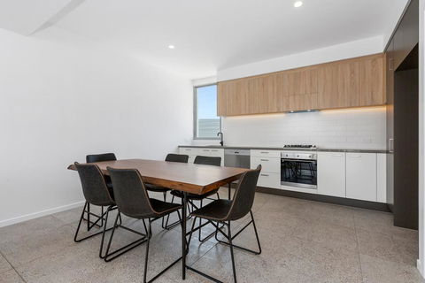 BRAND NEW OCEAN AVENUE TOWNHOUSE - Seniors Australia 0