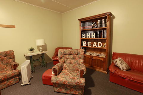 Broken Hill Tourist Lodge - Seniors Australia 3