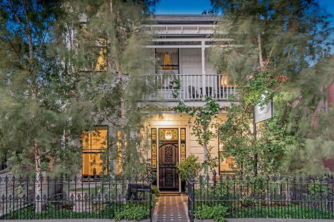 Captains Retreat Apartments And Cottages - Seniors Australia 0