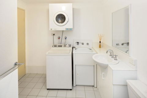 Cascades 3 Well Appointed And Central Location - Seniors Australia 1