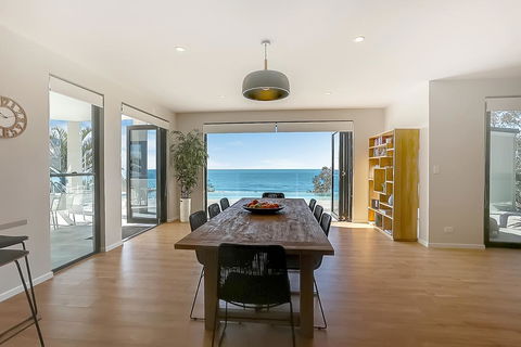 Castaways Beach Escape - Seniors Australia 3