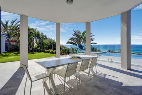 Castaways Beach Escape - Seniors Australia 0