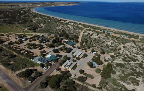 Ceduna Shelly Beach Caravan Park - Seniors Australia 0