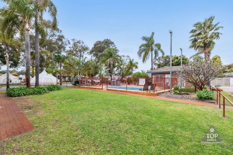 Central Caravan Park - Seniors Australia 3