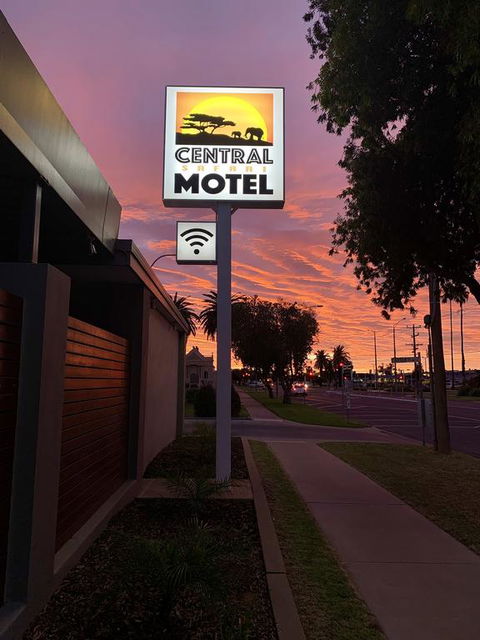 Central Motel Mildura - Seniors Australia 3