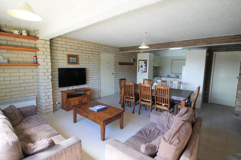 Central Park 4 - Centre Of Jindabyne - Seniors Australia 2