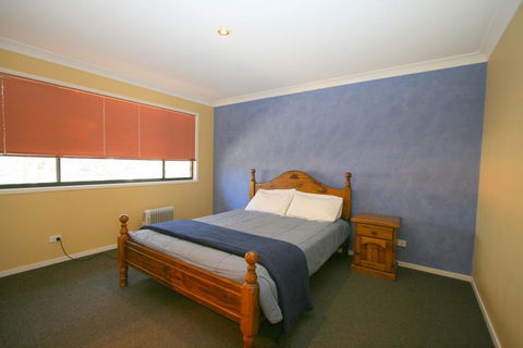 Chalet De Neige - Seniors Australia 3