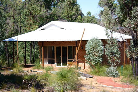Chalets On Stoneville - Seniors Australia 0